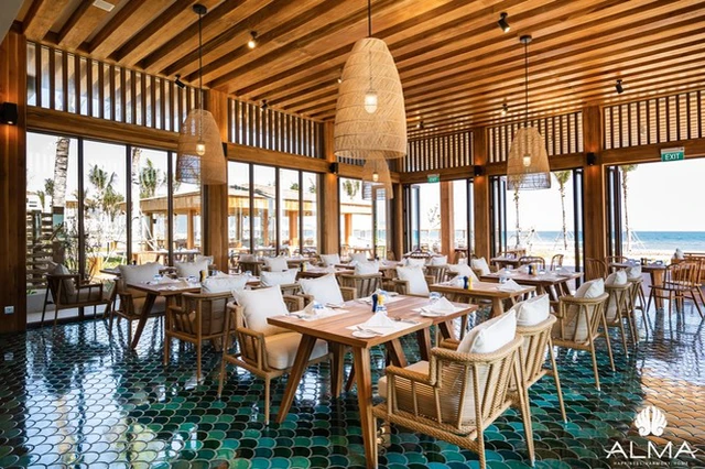 CHO THUÊ MẶT TIỀN TRẦN PHÚ 1 TRỆT 1 LẦU DT SÀN 1200M2