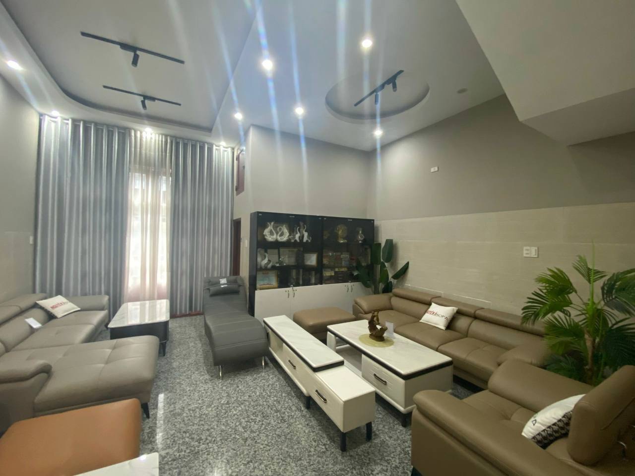 CHO THUÊ MẶT BẰNG ĐƯỜNG THỐNG NHẤT, VŨNG TÀU, PHÙ HỢP KINH DOANH CÔNG TY, VĂN PHÒNG, SPA NGAY VỊ TRÍ ĐẸP