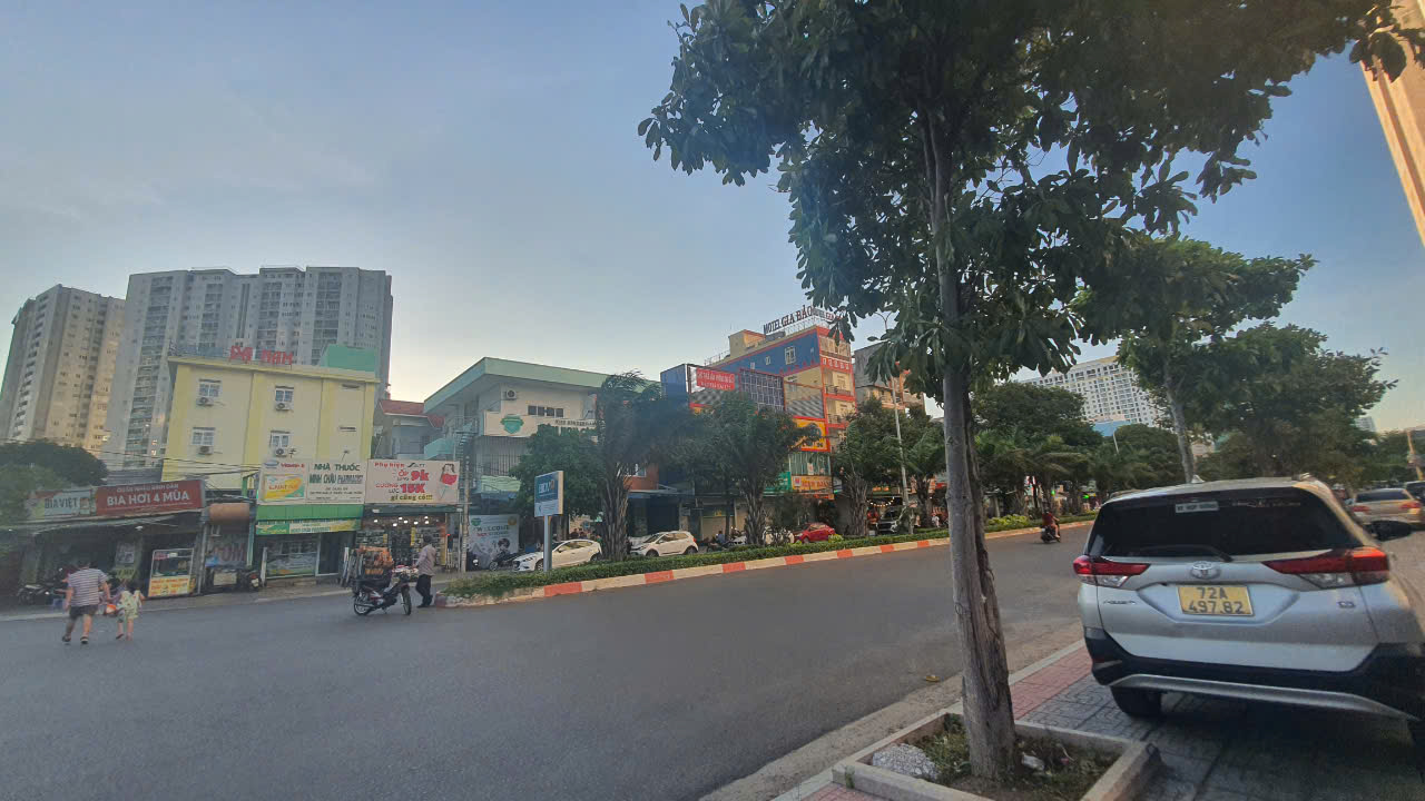 CHO THUEÊ VĂN PHÒNG, CTY ĐƯỜNG NGUYỄN HỮU CẢNH- GIÁ CẢ THƯƠNG LƯỢNG