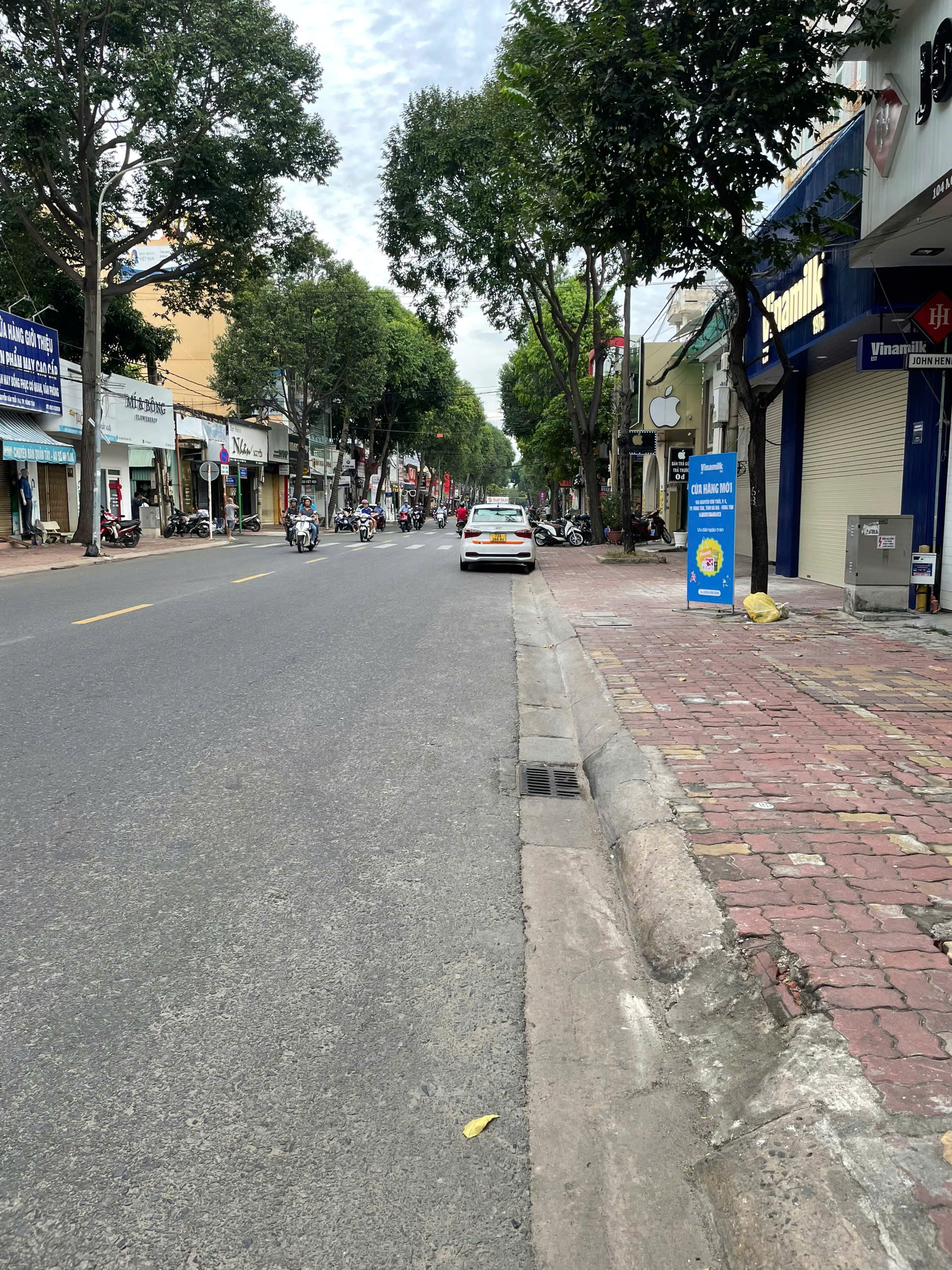 CHO THUÊ NHÀ ĐẸP NGAY MẶT TIỀN NGUYỄN VĂN TRỖI- KINH DOANH ĐA NGÀNH