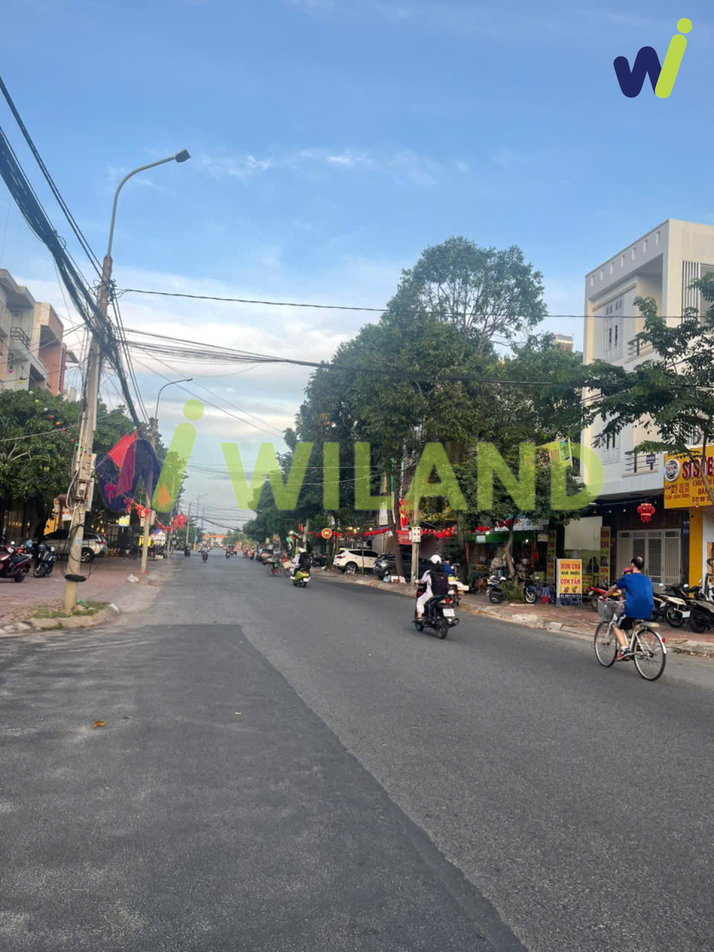 CHO THUÊ GÓC 2 MẶT TIỀN SẴN ĐỒ KINH DOANH NGAY KHU ĐÔ THỊ CHÍ LINH