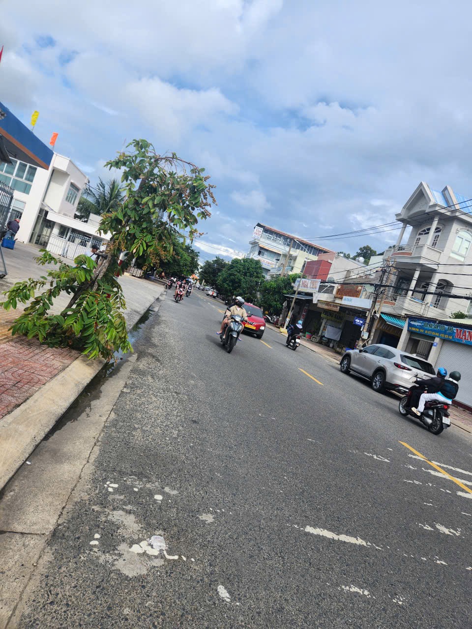 BÁN NHÀ CẤP 4 MẶT TIỀN TRẦN PHÚ, PHƯỜNG 5, VŨNG TÀU, DIỆN TÍCH 62M2 NGAY VỊ TRÍ GẦN BIỂN, KHU VỰC TIỀM NĂNG ĐẦU TƯ MỞ RỘNG PHÁT TRIỂN
