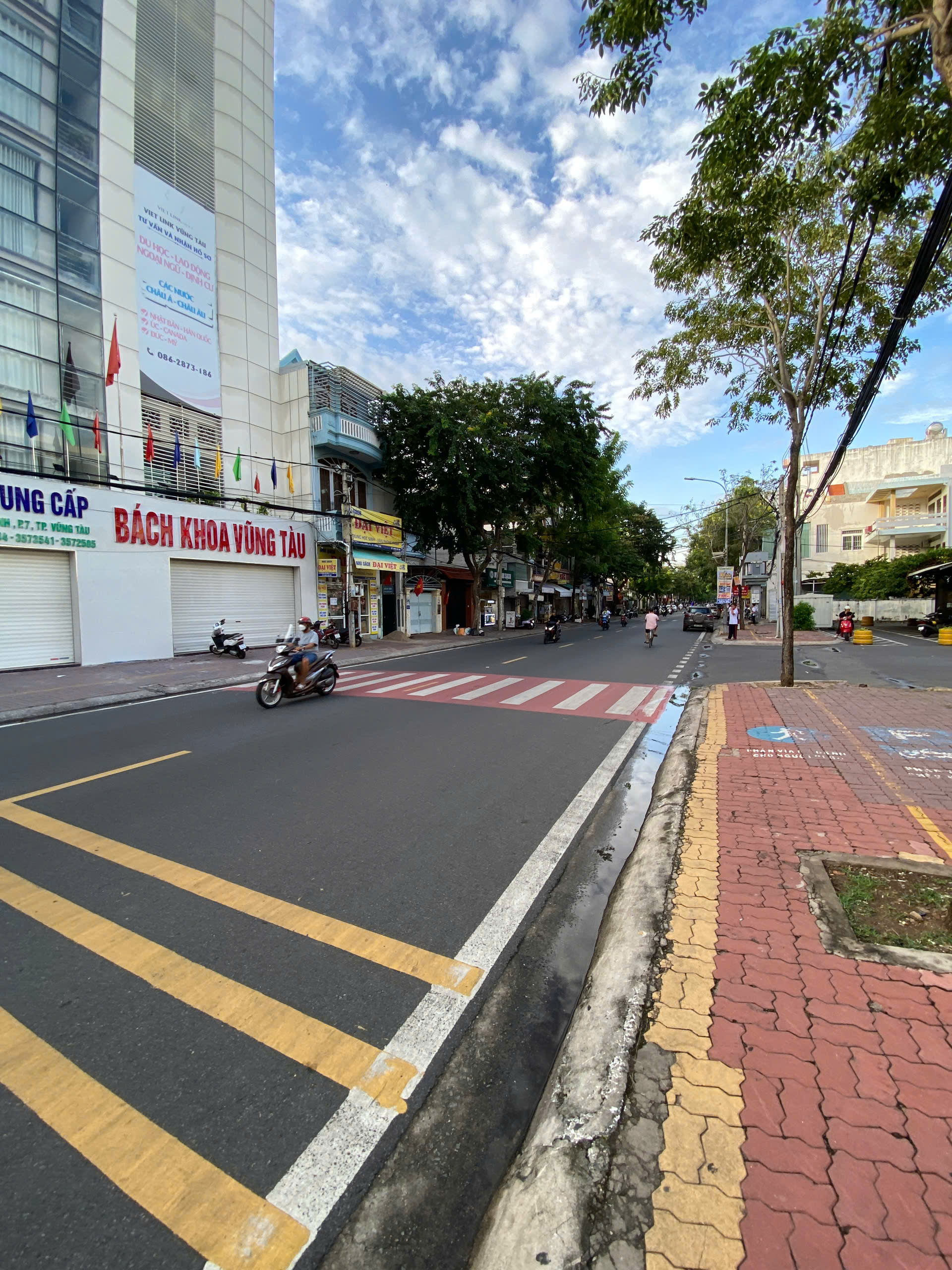 BÁN NHÀ CẤP 4 MẶT TIỀN TRƯƠNG CÔNG ĐỊNH, VŨNG TÀU, DIỆN TÍCH 300M2 NGAY TRUNG TÂM SẦM UẤT