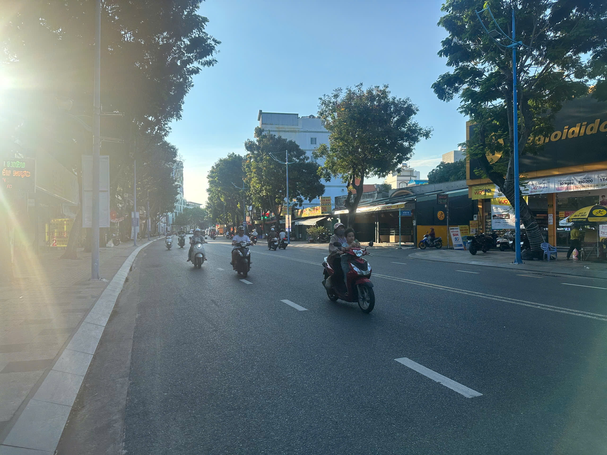 CHO THUÊ MẶT BẰNG MẶT TIỀN HOÀNG HOA THÁM, DIỆN TÍCH 252M2 THÔNG SUỐT, PHÙ HỢP KINH DOANH SHOWROOM, CỬA HÀNG THƯƠNG HIỆU, NGAY TRUNG TÂM GẦN BIỂN THUẬN TIỆN DI CHUYỂN