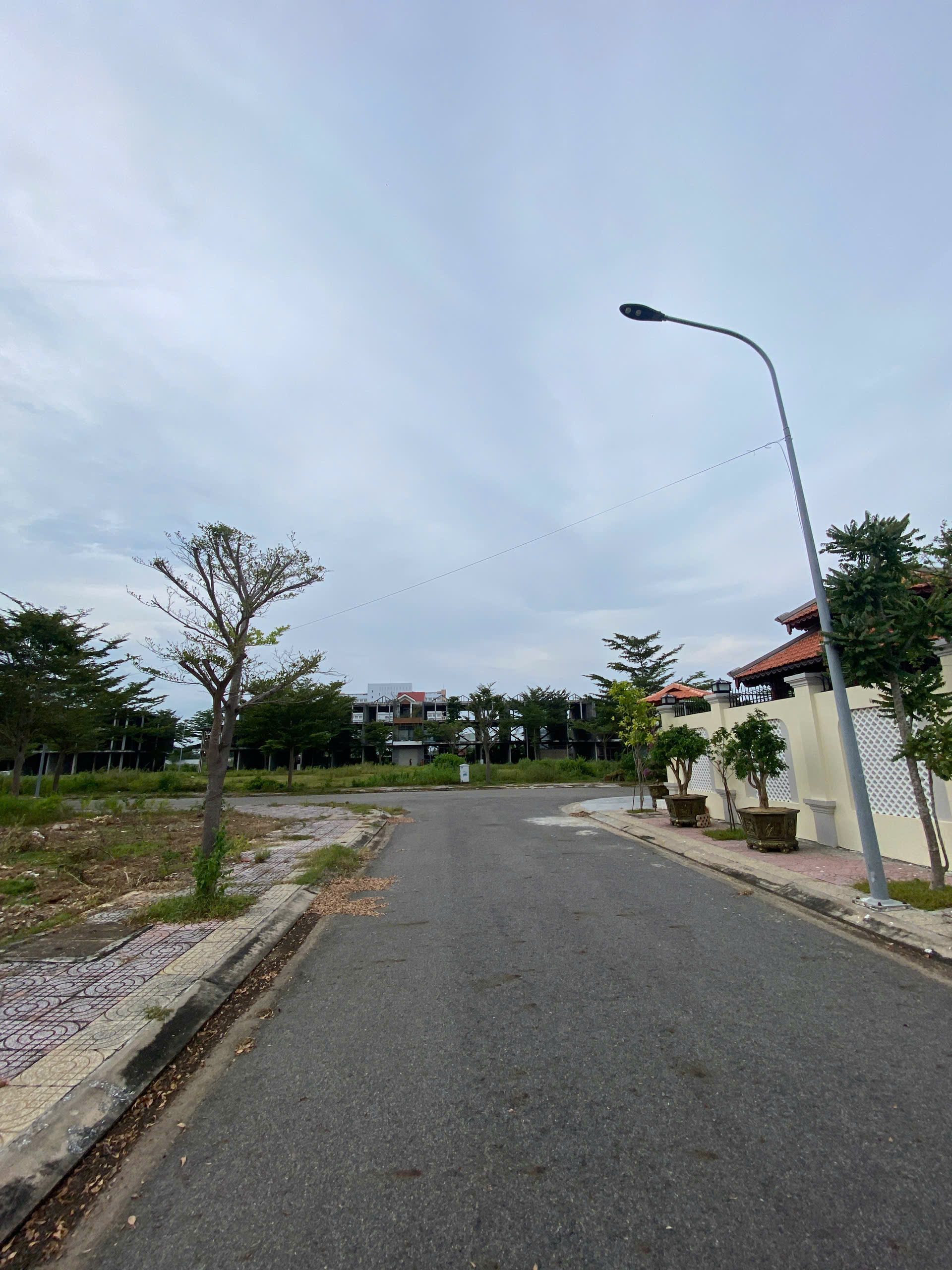 BÁN ĐẤT BIỆT THỰ 247M2 - (SỞ HỮU LÂU DÀI) GIÁ RẺ NHẤT KHU VỰC (CÁCH DỰ ÁN SUNGROUP 100M), MẶT TIỀN HÀNG ĐIỀU, VŨNG TÀU