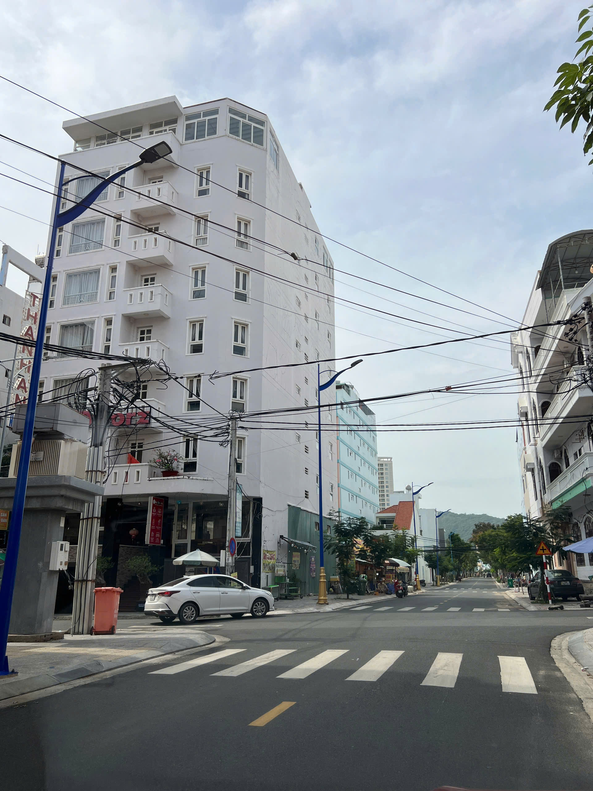BÁN KHÁCH SẠN 7 TẦNG, MẶT TIỀN PHAN VĂN TRỊ, VŨNG TÀU, DIỆN TÍCH 221M2