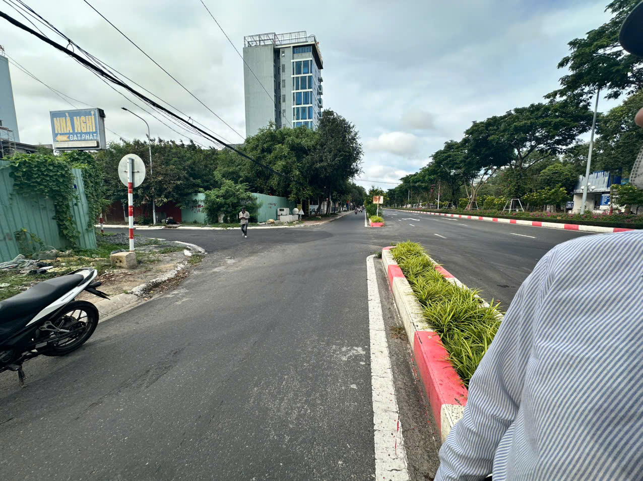 CHO THUÊ MẶT BẰNG ĐẤT TRỐNG KINH DOANH, ĐƯỜNG 3 THÁNG 2, VŨNG TÀU, DIỆN TÍCH ĐẸP, PHÙ HỢP XÂY DỰNG ĐẦU TƯ NHIỀU NGHÀNH NGHỀ