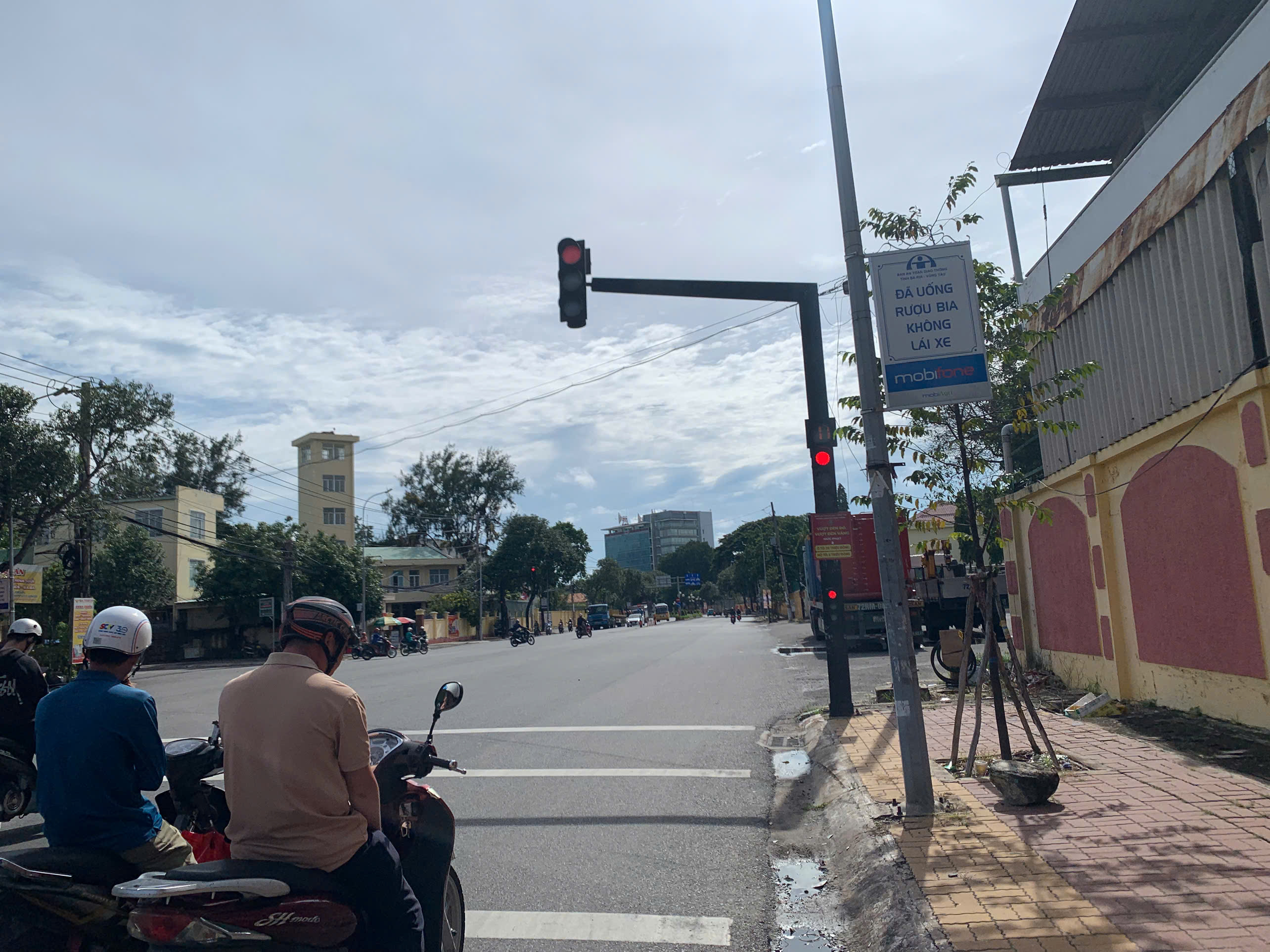 CHO THUÊ MẶT BẰNG ĐẤT TRỐNG, MẶT TIỀN ĐƯỜNG 30/4, VŨNG TÀU, DIỆN TÍCH 330M2 VỊ TRÍ KINH DOANH XÂY DỰNG ĐA NGHÀNH NGHỀ