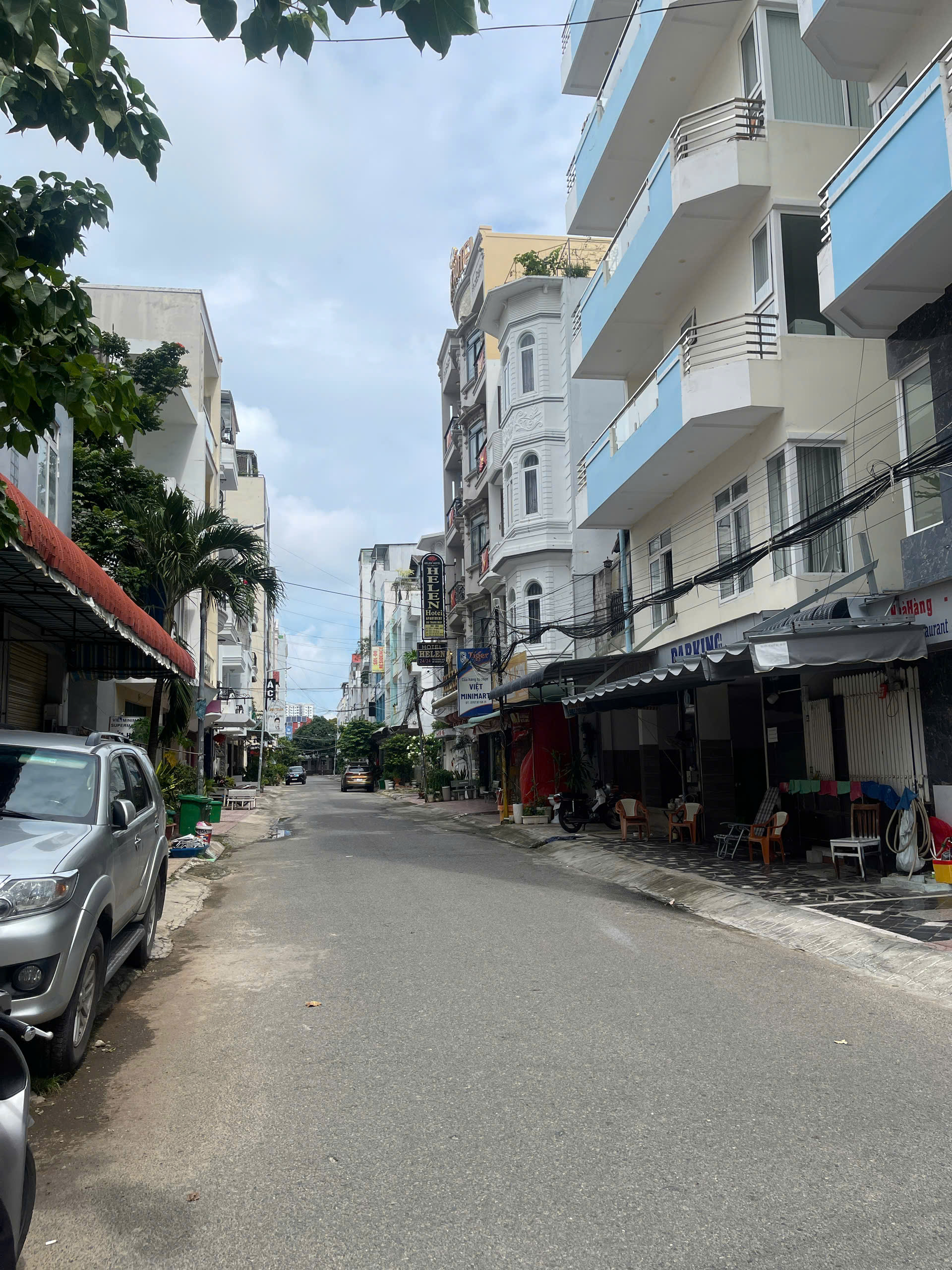 BÁN KHÁCH SẠN GỒM 4 CĂN MẶT TIỀN PHAN CHU TRINH, PHƯỜNG 2, VŨNG TÀU, DIỆN TÍCH 400M2 HƯỚNG TÂY NAM, NGAY KHU VỰC GẦN BIỂN, SẦM UẤT