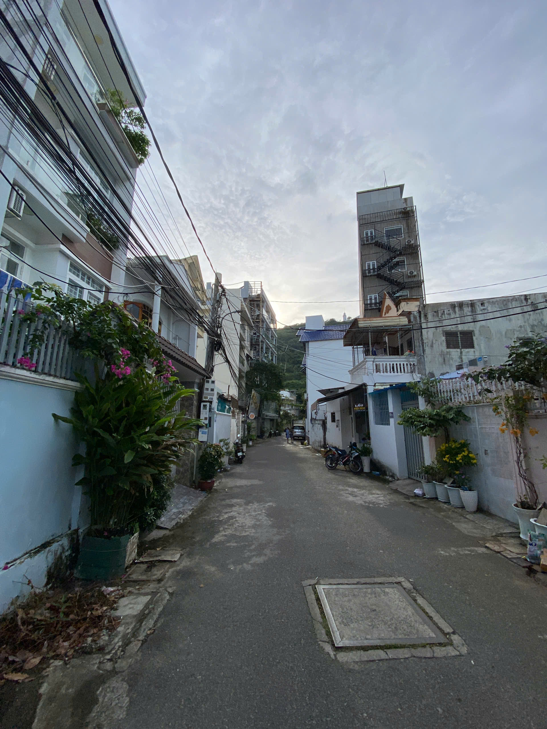 BÁN NHÀ ĐƯỜNG PHAN CHU TRINH, PHƯỜNG 2, VŨNG TÀU, DIỆN TÍCH 102M2 NGAY TRUNG TÂM, HƯỚNG NHÀ ĐÔNG NAM