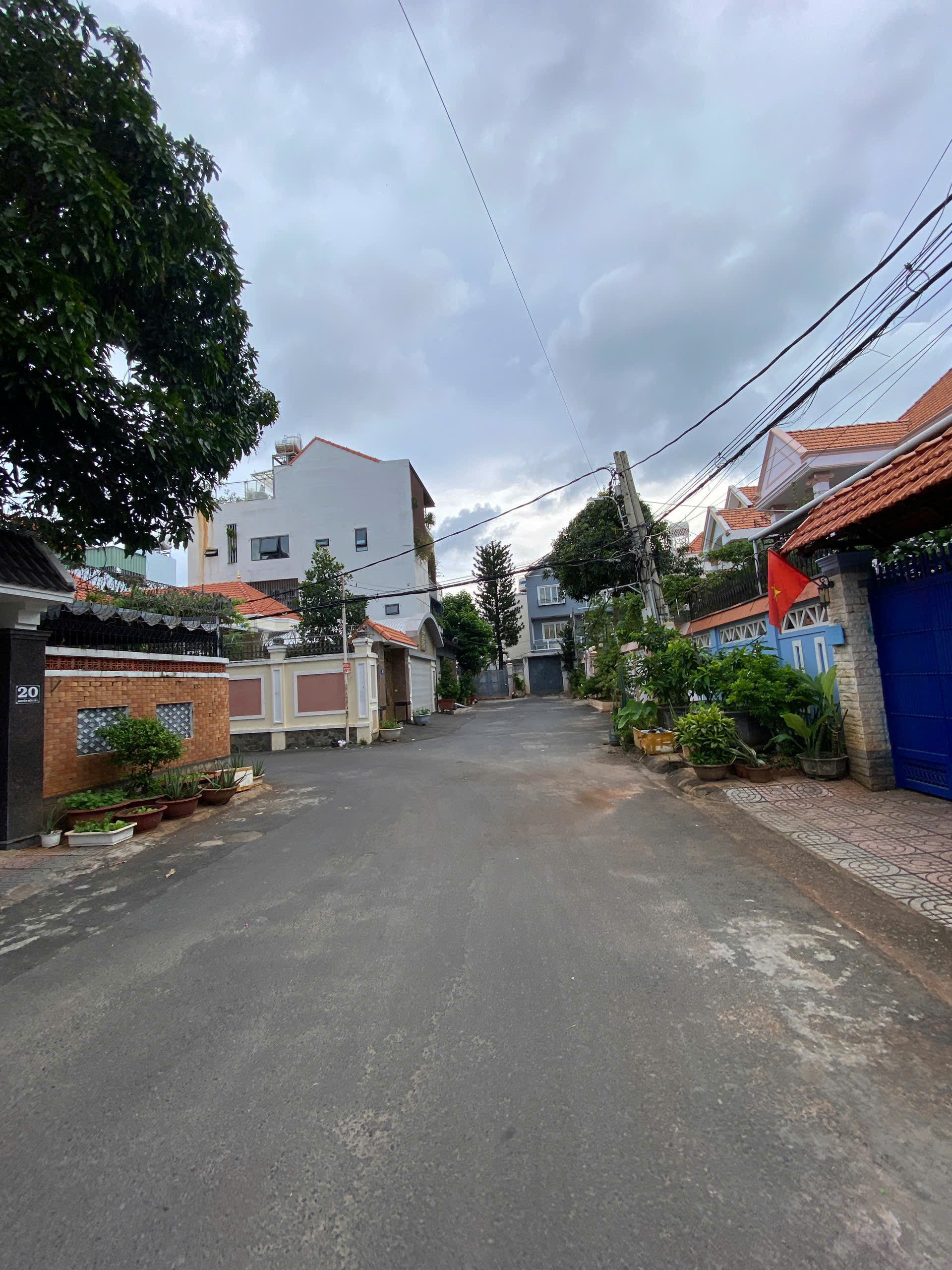 BÁN NHÀ NGUYỄN HỮU CẦU, VŨNG TÀU, NẰM NGAY TRUNG TÂM PHƯỜNG 3, VỊ TRÍ AN NINH CAO, DÂN TRÍ CAO