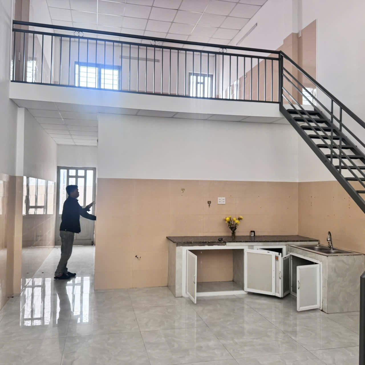 CHO THUÊ MẶT BẰNG ĐƯỜNG 3 THÁNG 2, VŨNG TÀU, DIỆN TÍCH 105M2 CÓ GÁC LỬNG, NHÀ MỚI SỬA RẤT ĐẸP