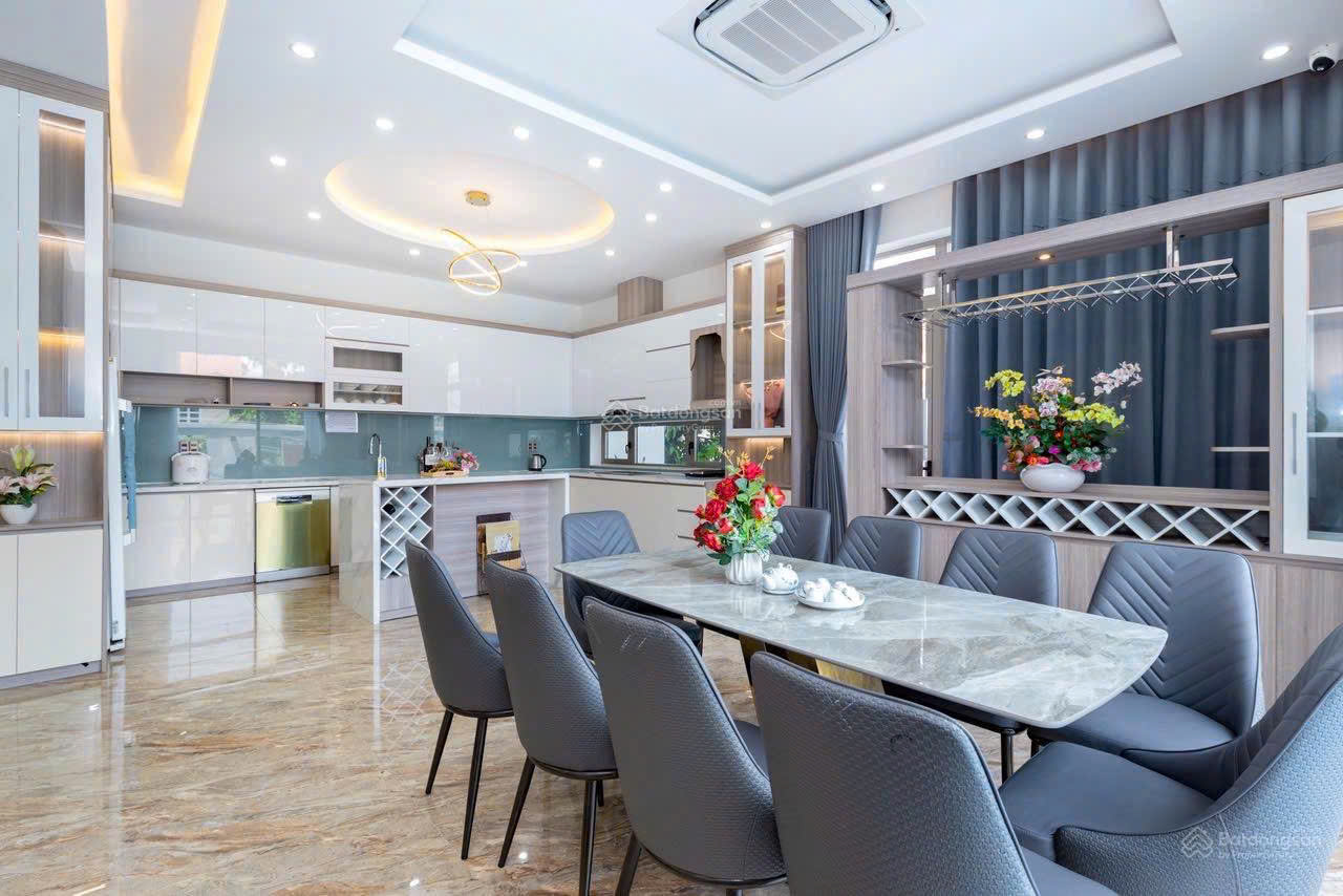 BÁN BIỆT THỰ GÓC 3 MẶT TIỀN, KHU AN BÌNH, PHƯỜNG 4, VŨNG TÀU, DIỆN TÍCH 245M2 VỊ TRÍ TIỀM NĂNG