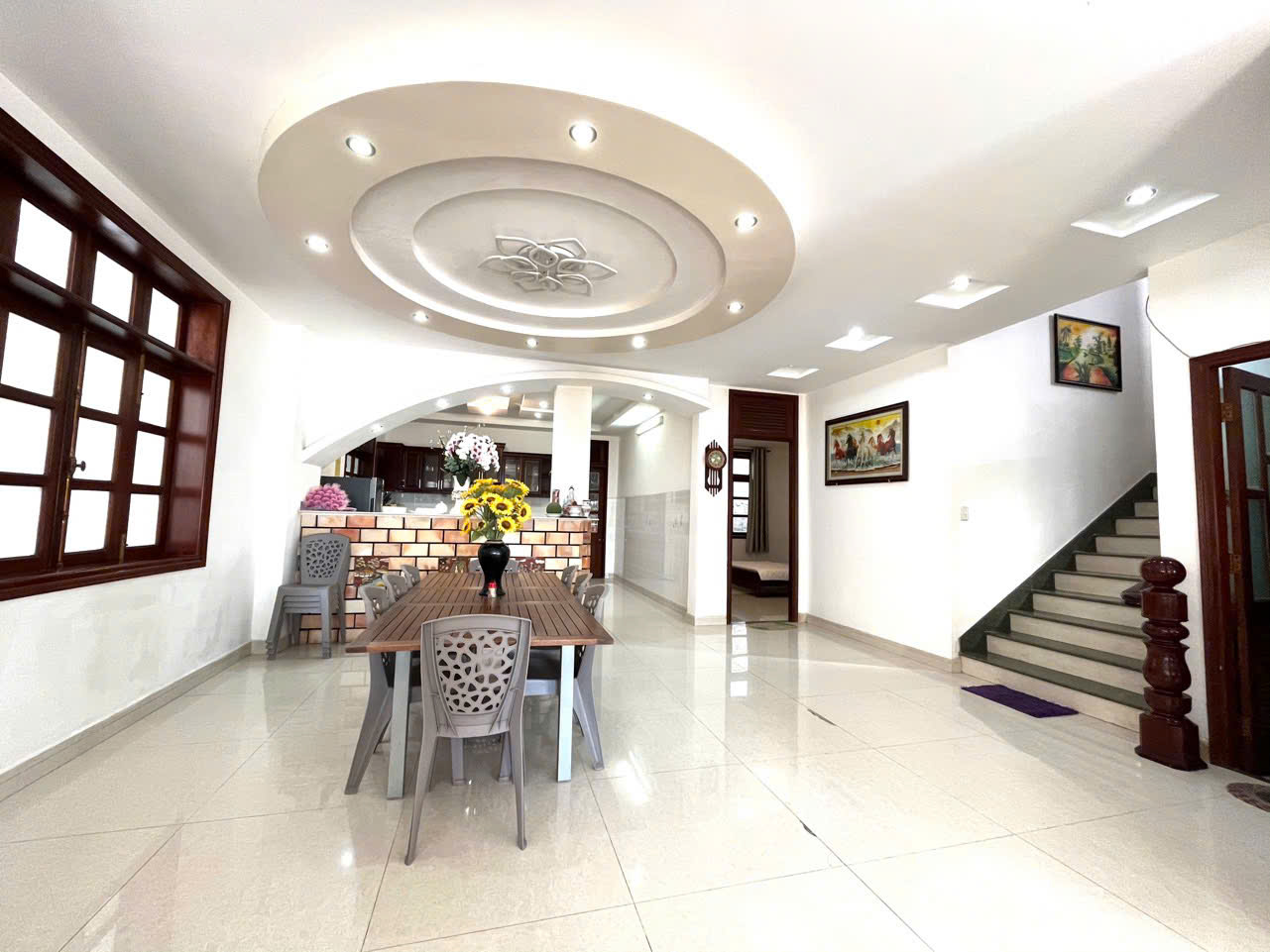 CHO THUÊ BIỆT THỰ TRẦN PHÚ 500M2 , KIẾN TRÚC RIÊNG BIỆT , THÍCH HỢP DU LỊCH NGHỈ DƯỠNG