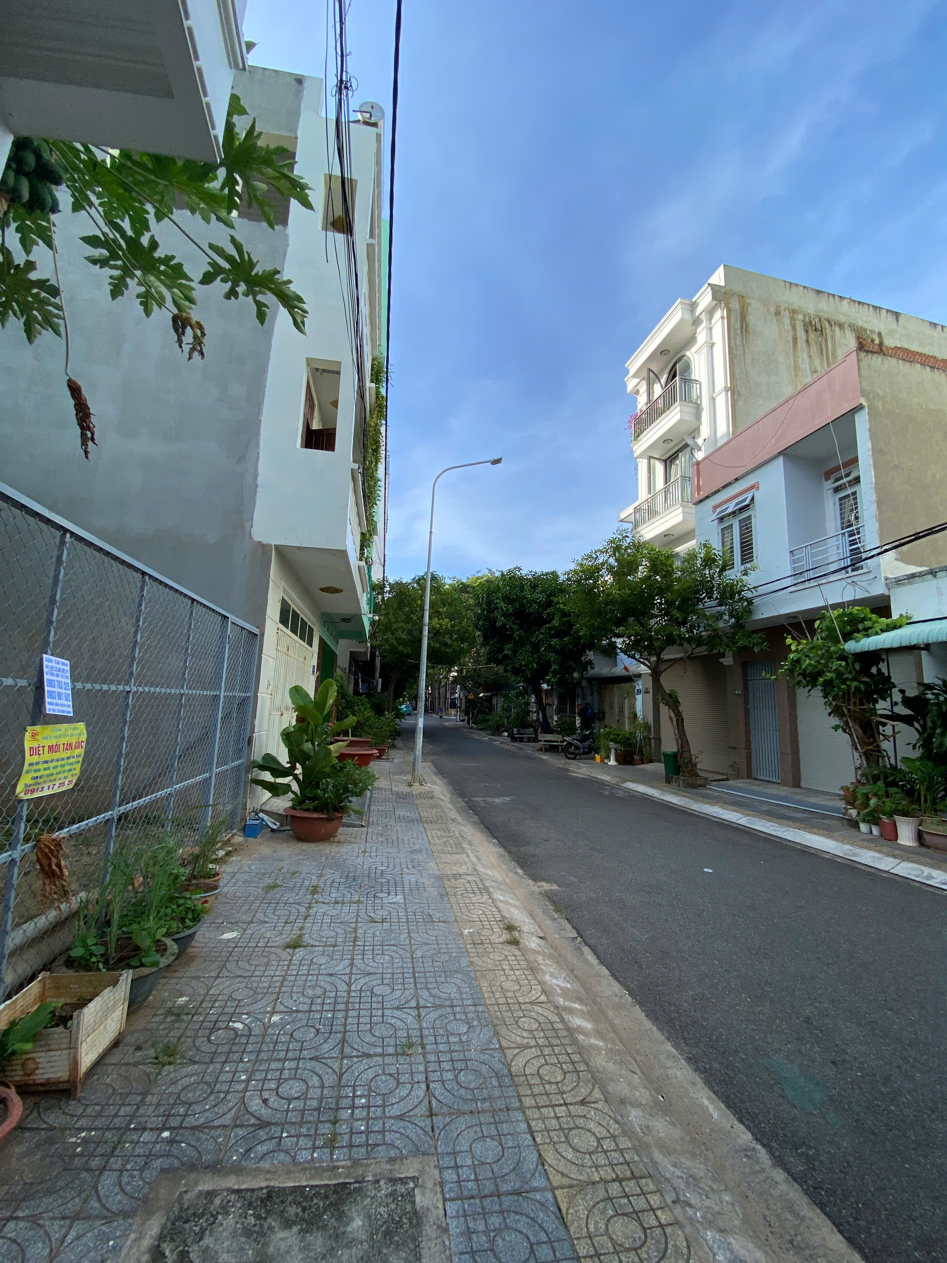 BÁN NHÀ ĐƯỜNG HOÀNG VĂN THÁI, VŨNG TÀU, DIỆN TÍCH 85M2 VỊ TRÍ KHU DÂN CƯ ĐÔNG, SẦM UẤT, ĐẮC ĐỊA