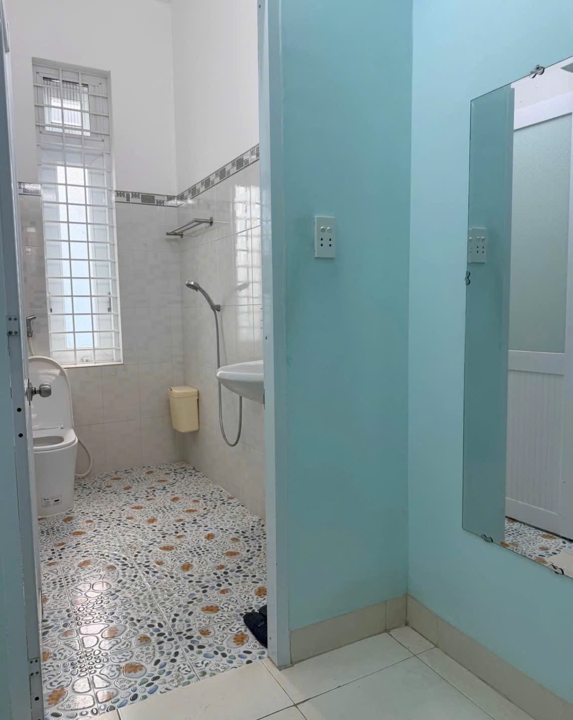 BÁN NHÀ 1 TRỆT 2 LẦU ĐƯỜNG PHẠM HỒNG THÁI, VŨNG TÀU, KHU DÂN CƯ ĐÔNG, GẦN TRUNG TÂM SẦM UẤT, TIỆN ÍCH ĐẦY ĐỦ