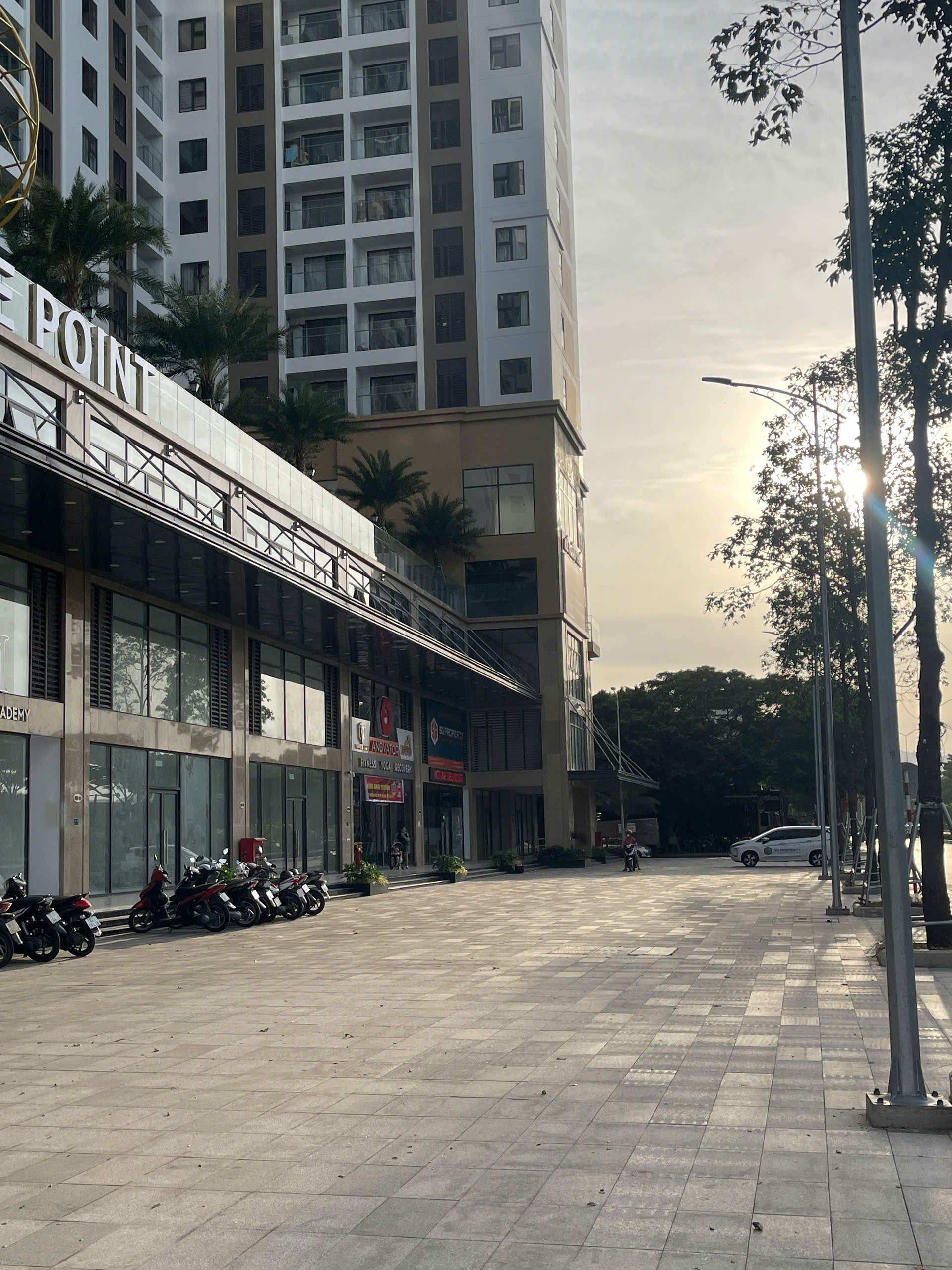 CHO THUÊ MẶT BẰNG SHOPHOUSE CENTRE POINT, VŨNG TÀU, DIỆN TÍCH RỘNG TỔNG 3 SÀN 400M2 VỊ TRÍ VIP, PHÙ HỢP KINH DOANH CÔNG TY, TRUNG TÂM LỚN, NGÂN HÀNG