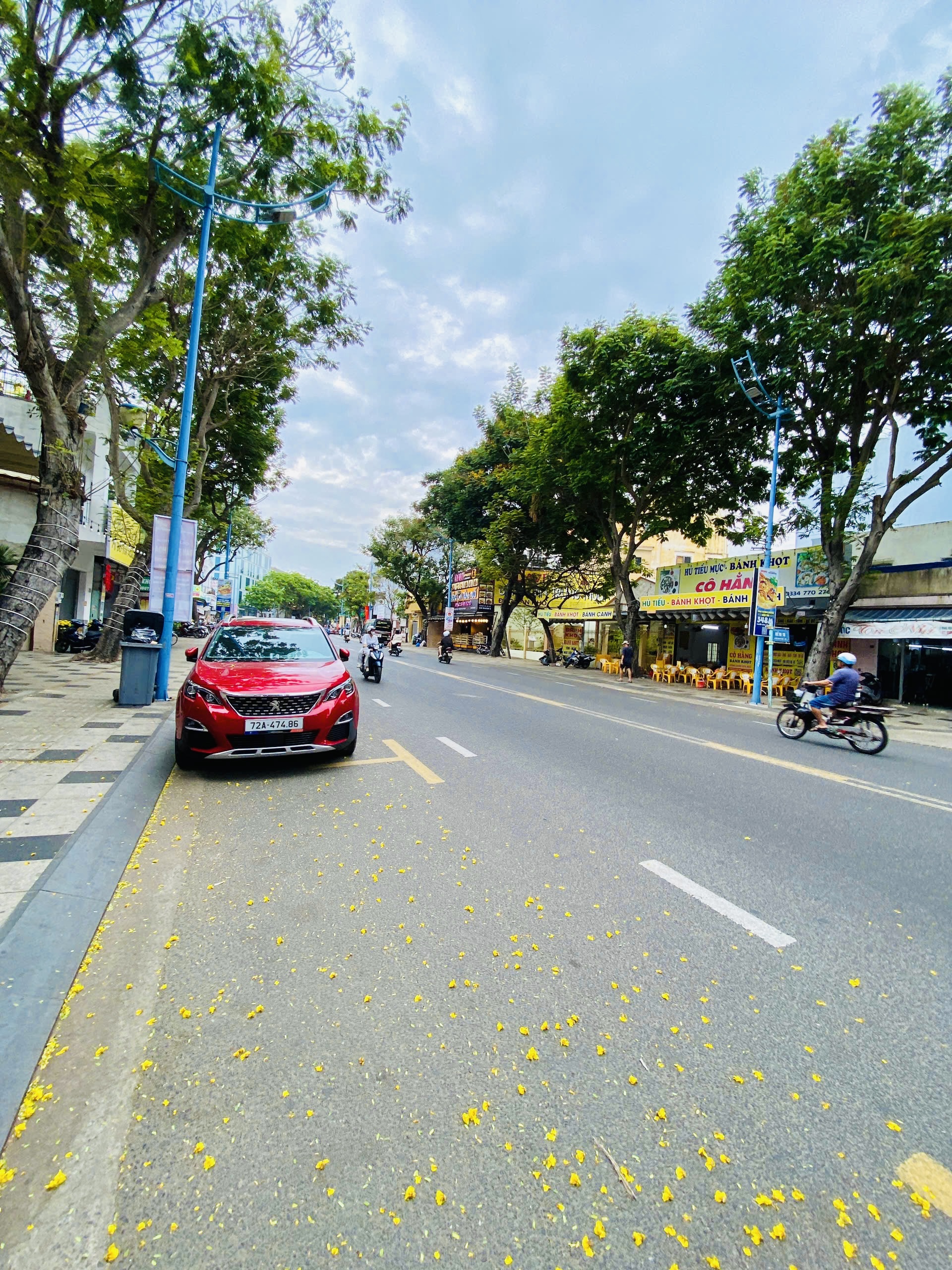 BÁN NHÀ HẺM Ô TÔ ĐƯỜNG HOÀNG HOA THÁM, VŨNG TÀU, DIỆN TÍCH 105.3M2 VỊ TRÍ GẦN BIỂN, TRUNG TÂM SẦM UẤT, TẬP TRUNG ĐA NGHÀNH NGHỀ VÀ LƯỢNG KHÁCH DU LỊCH ĐÔNG ĐÚC