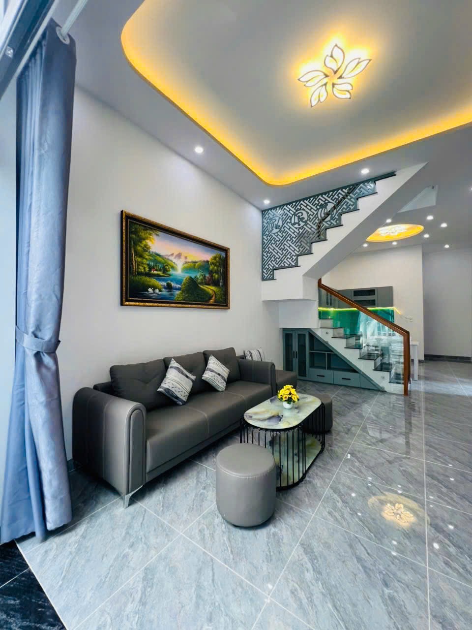 BÁN NHÀ XÔ VIẾT NGHỆ TĨNH VŨNG TÀU, NHÀ MỚI XÂY DỰNG CHỈ VIỆC DỌN VÀO NGAY, DIỆN TÍCH 70M2 KHU VỰC SẦM UẤT, THUẬN TIỆN DI CHUYỂN RA CHỢ, BIỂN, AN NINH TỐT