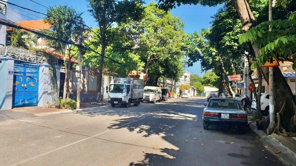 BÁN NHÀ 1 TRỆT 3 LẦU MẶT TIỀN PHAN ĐĂNG LƯU, VŨNG TÀU, DIỆN TÍCH 48.6M2 VỊ TRÍ HƯỚNG ĐÔNG BẮC ĐÓN NẮNG ĐẸP,