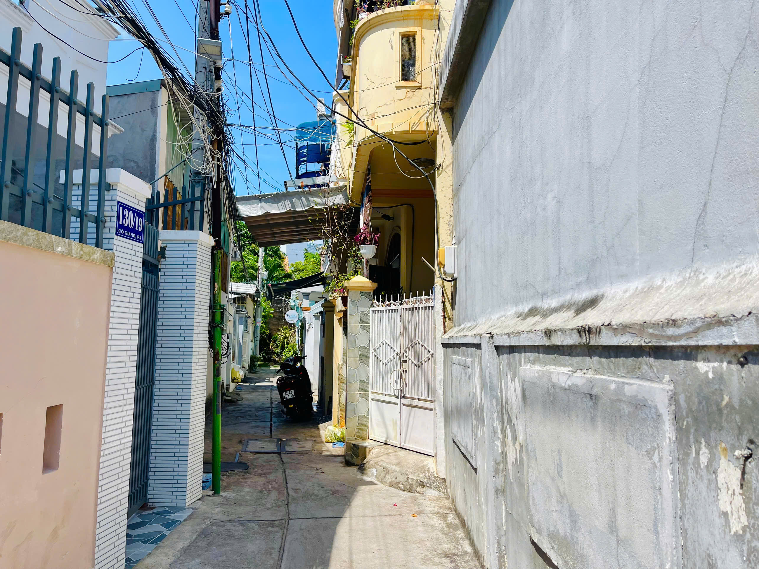 BÁN NHÀ CẤP 4 ĐƯỜNG CÔ GIANG, VŨNG TÀU, DIỆN TÍCH 82M2 VỊ TRÍ HƯỚNG TÂY, KHU VỰC GẦN CHỢ, DI CHUYỂN THUẬN TIỆN RA TRUNG TÂM